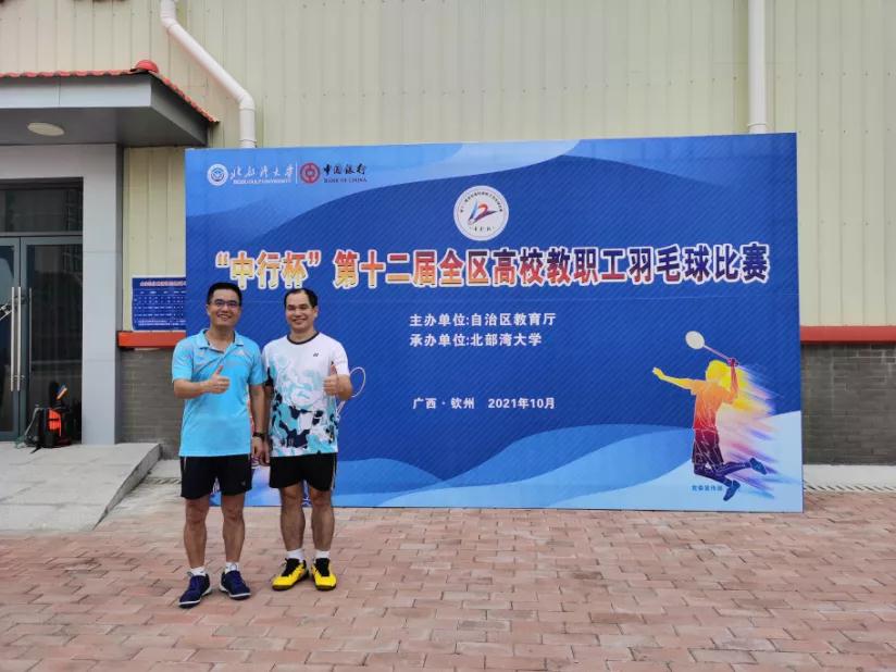 70bb91d45a72435e8a7b16819aa00bed.jpg 70bb91d45a72435e8a7b16819aa00bed.jpg