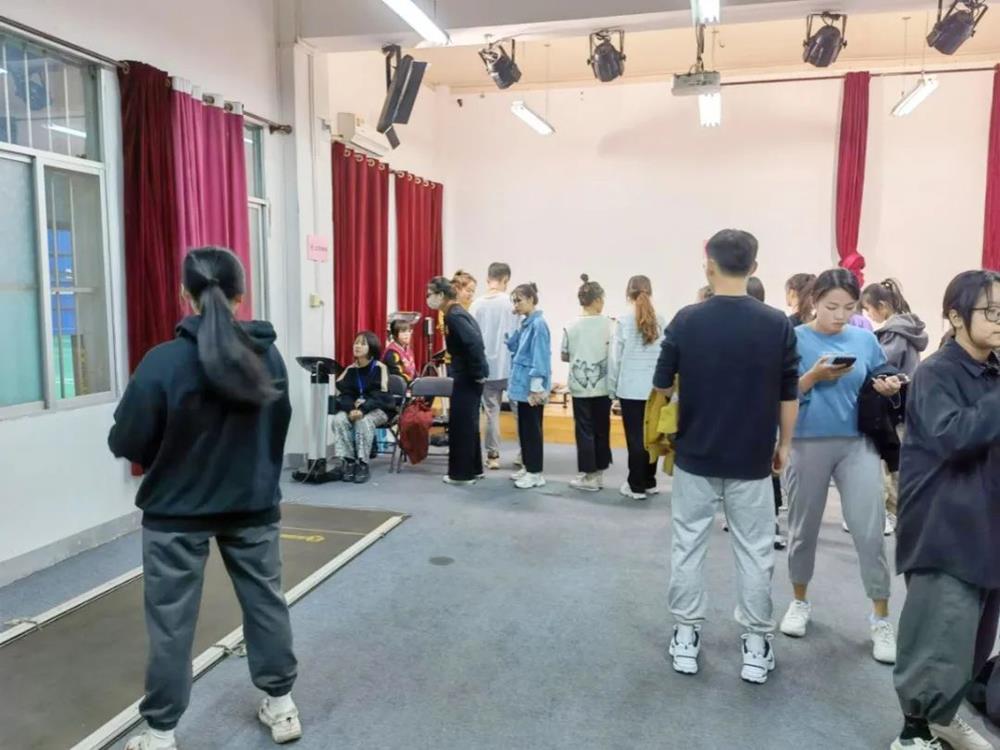 c044dd6b155d46e7adc19d1a5c8570b4.jpg c044dd6b155d46e7adc19d1a5c8570b4.jpg