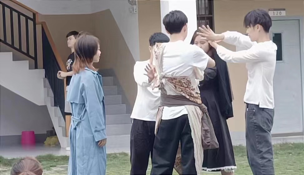 44e789d8b987460cbef16dffa8287924.png 44e789d8b987460cbef16dffa8287924.png