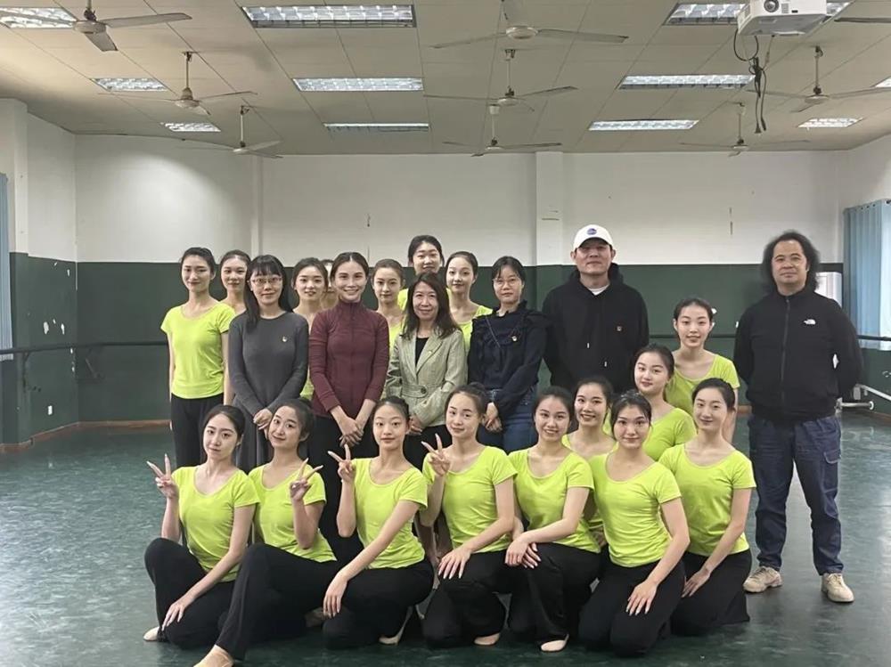 9cfe2a8121f94f56a271cbcea2dfe22f.jpg 9cfe2a8121f94f56a271cbcea2dfe22f.jpg